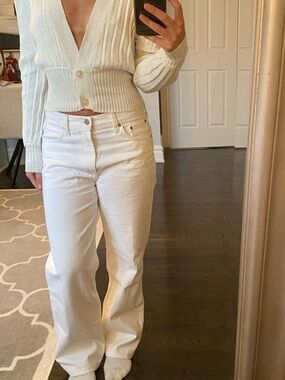 Dynamite White Low-V Cardigan